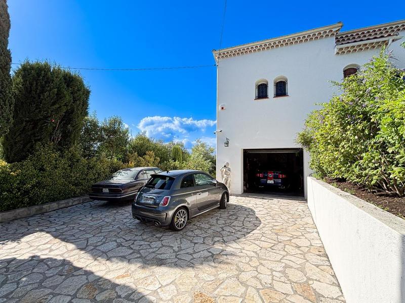 Villa - 193 m² - 5 pièces
