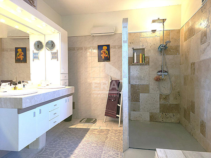 Maison - 160 m² - 5 pièces