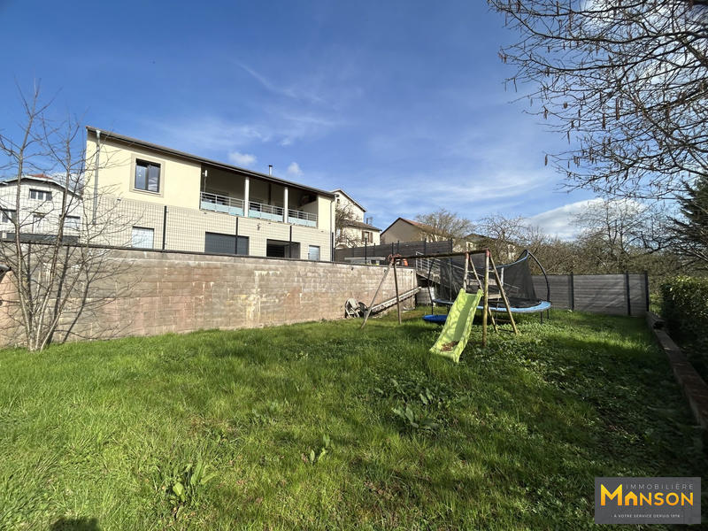 Maison - 223 m² - 9 pièces