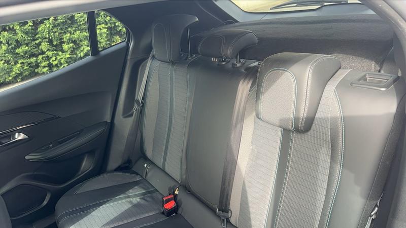 Peugeot 2008 1.5 BlueHDi 130 Eat 8 Allure Pack - Automatique