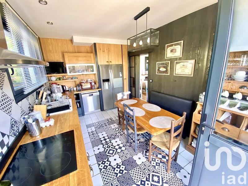 Maison - 140 m² - 8 pièces