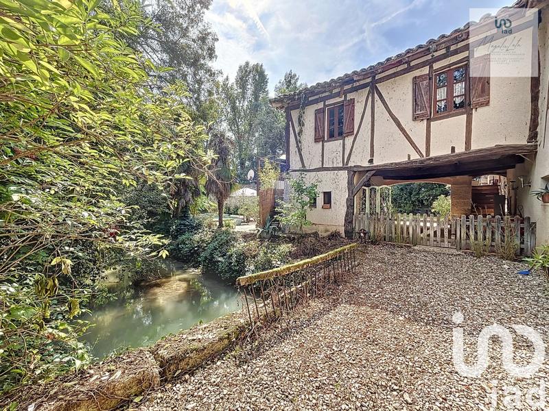 Maison - 200 m² - 10 pièces