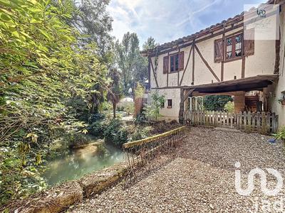 Maison - 200 m² - 10 pièces