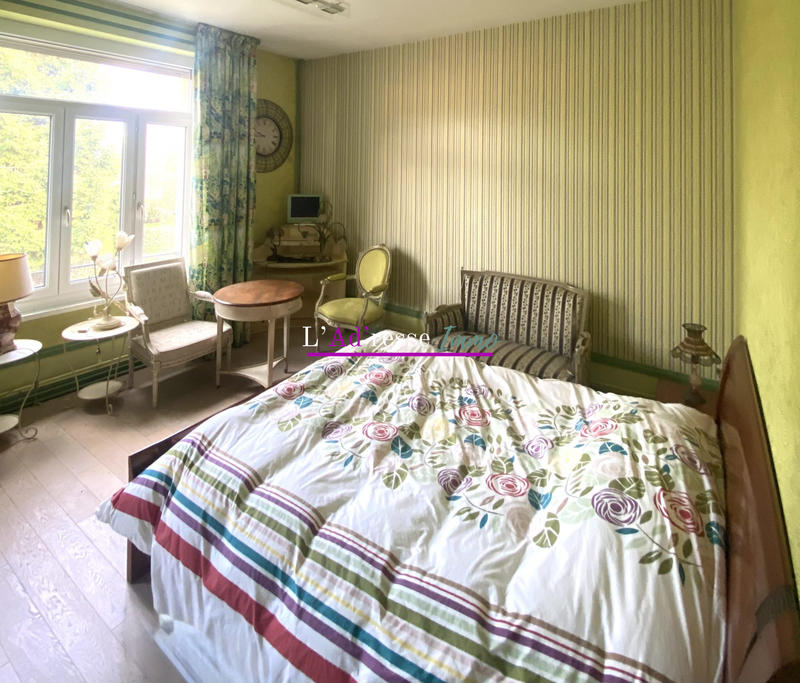 Maison - 241 m² - 10 pièces