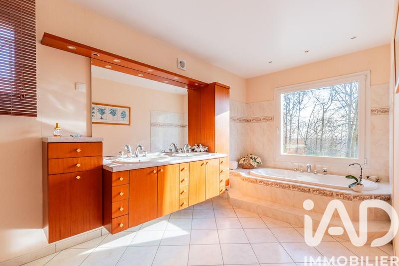 Maison de maîtres - 333 m² - 10 pièces