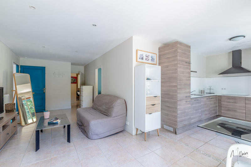 Maison - 300 m² - 7 pièces