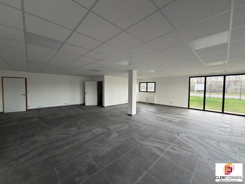 Local d'activités - 343 m²