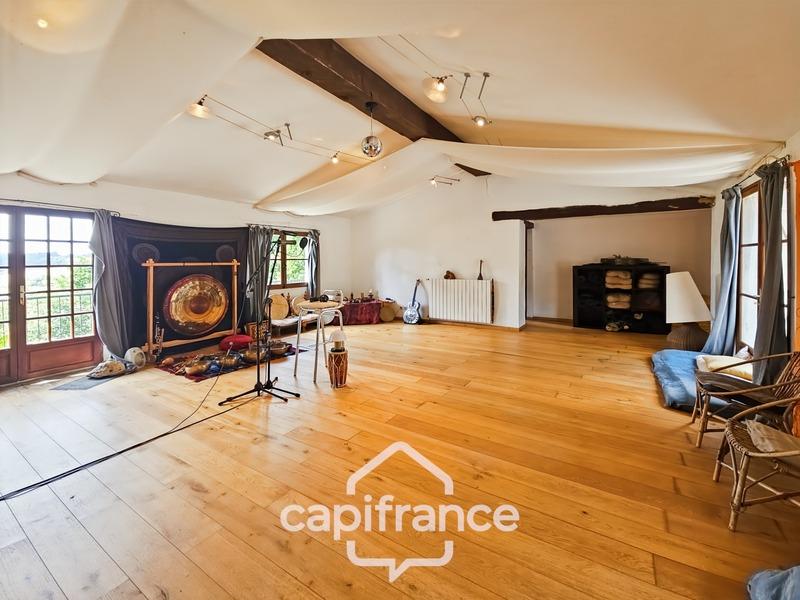 Propriété - 474 m² - 14 pièces