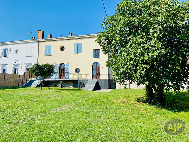 Maison bourgeoise - 212 m² - 6 pièces