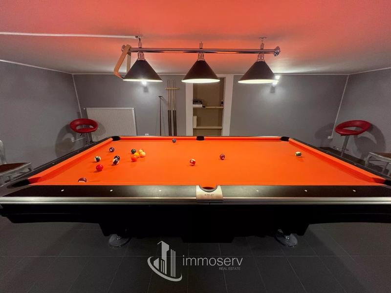 Maison - 240 m² - 7 pièces