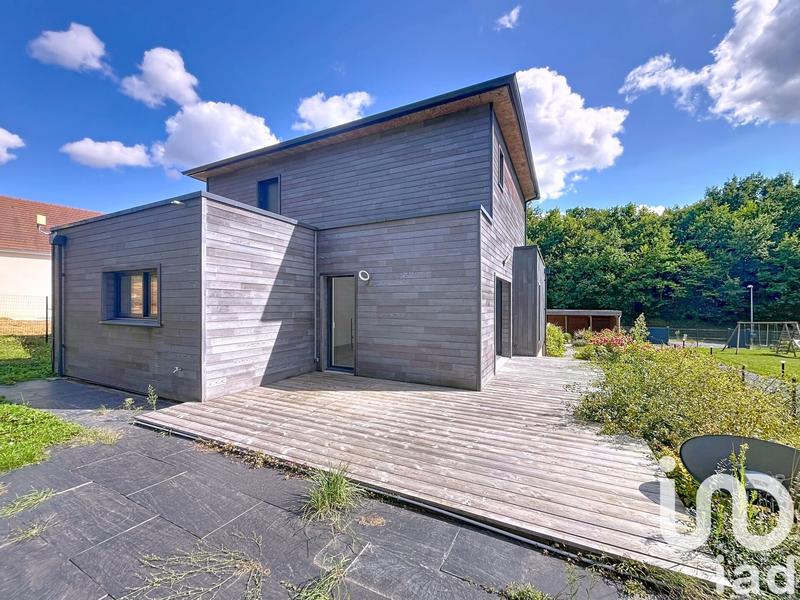 Maison - 169 m² - 8 pièces