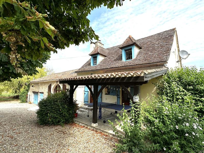 Maison traditionnelle - 195 m² - 6 pièces