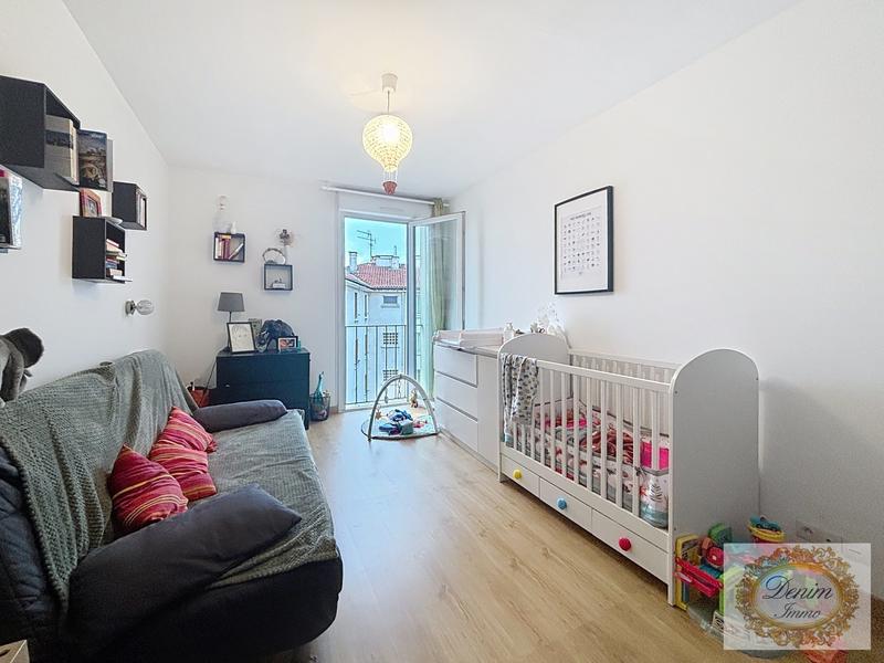 Appartement - 85 m² - 3 pièces