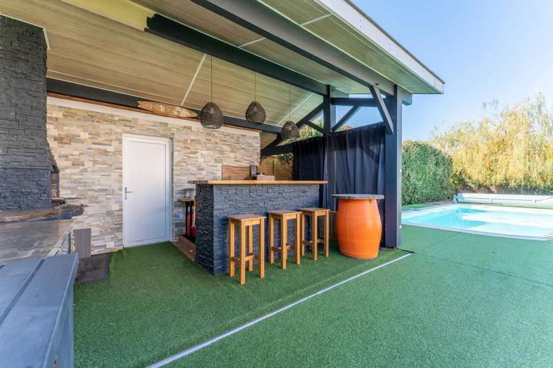 Maison - 196 m² - 6 pièces