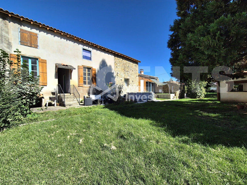 Maison - 322 m² - 9 pièces