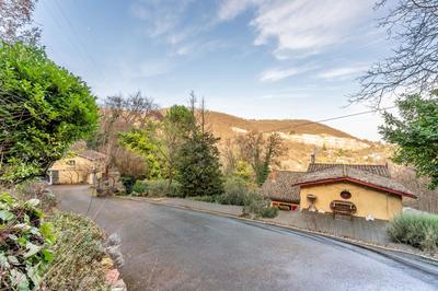 Maison - 240 m² - 7 pièces