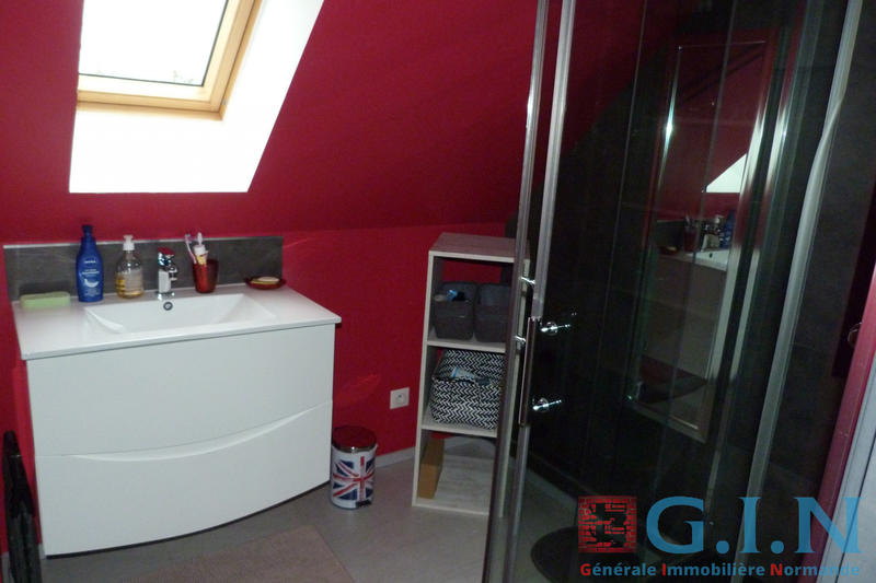 Maison - 213 m² - 10 pièces