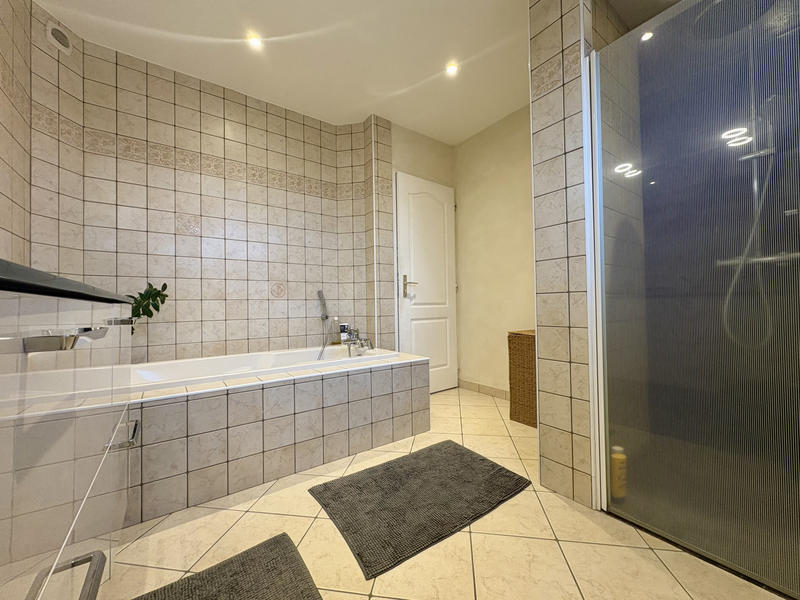 Maison - 171 m² - 7 pièces