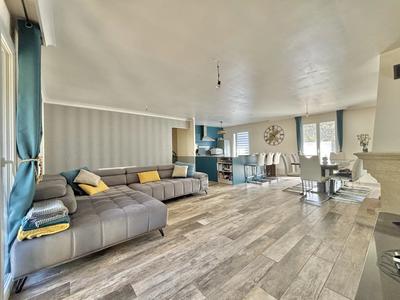 Maison - 122 m² - 5 pièces