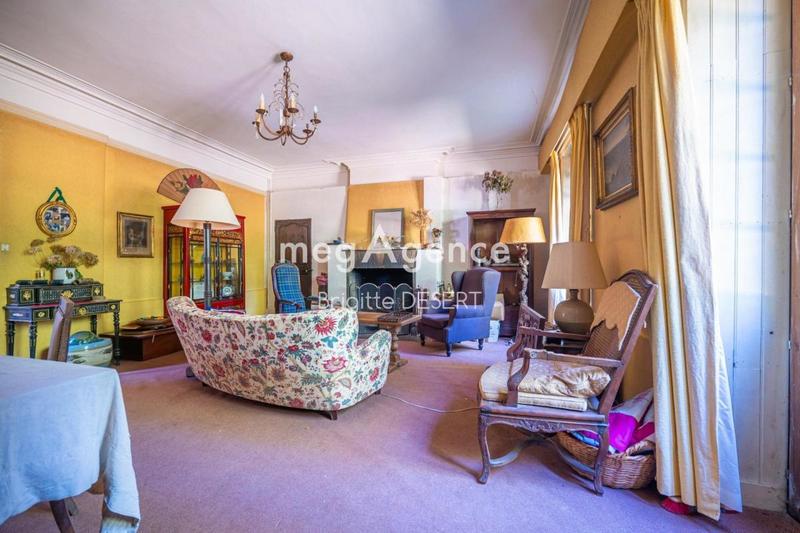 Maison - 307 m² - 13 pièces