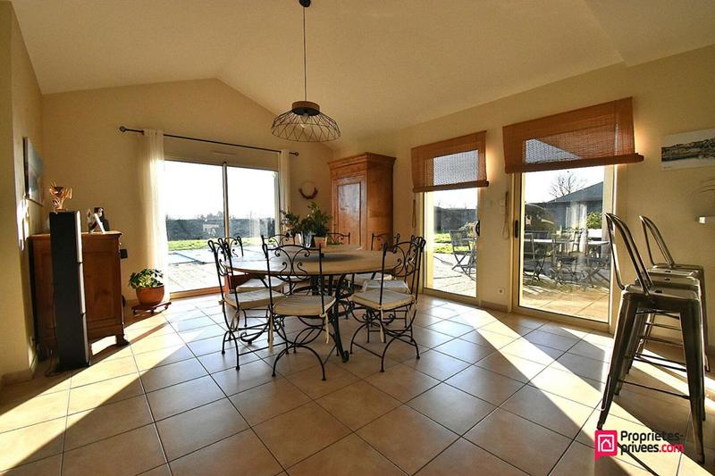 Maison - 217 m² - 8 pièces