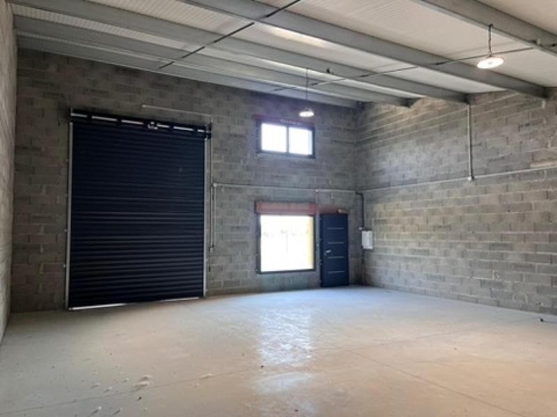 Bureau - 100 m² - 1 pièce