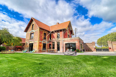 Maison - 400 m² - 10 pièces