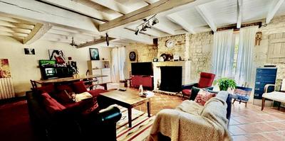 Maison - 210 m² - 5 pièces