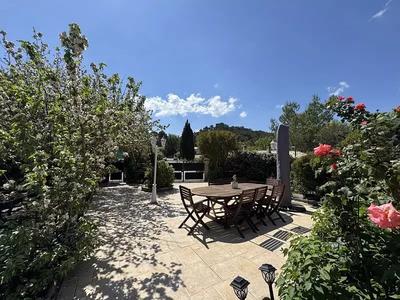 Villa - 232 m² - 8 pièces