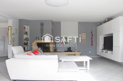 Maison - 207 m² - 7 pièces