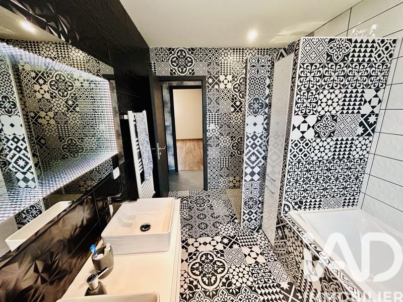 Maison - 140 m² - 5 pièces