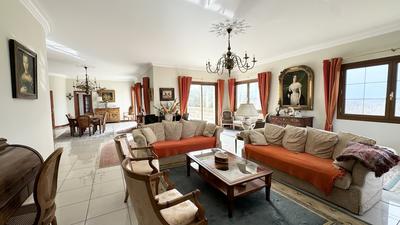 Propriété - 300 m² - 8 pièces