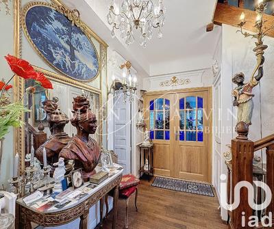 Maison - 320 m² - 8 pièces