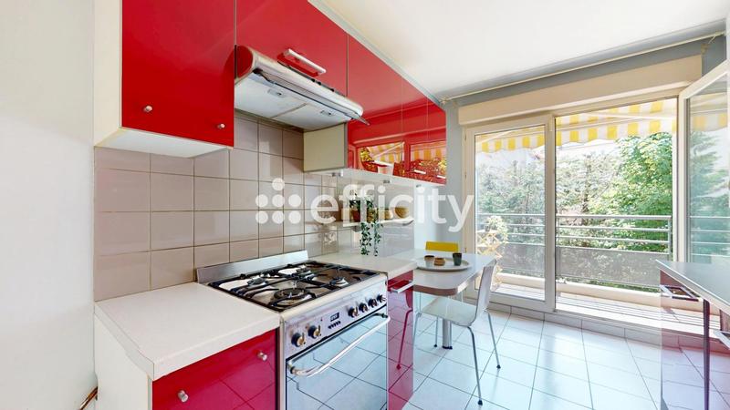 Appartement - 104 m² - 5 pièces