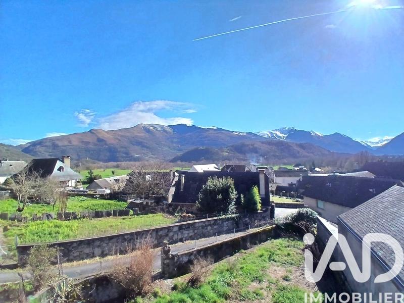 Maison - 389 m² - 12 pièces