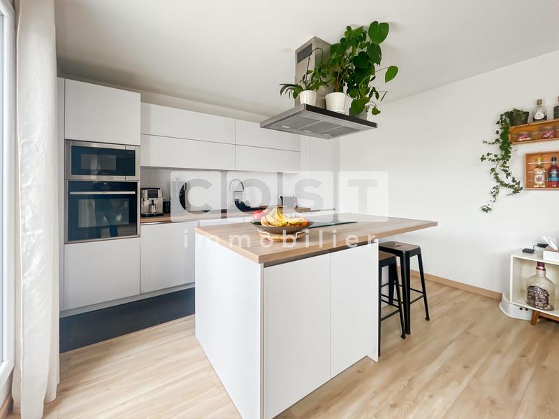 Appartement - 101 m² - 4 pièces