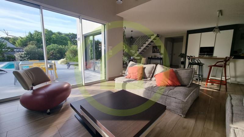 Maison - 158 m² - 6 pièces