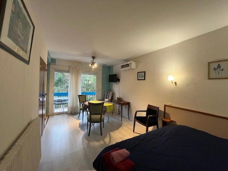 Local commercial - 359 m² - 1 pièce