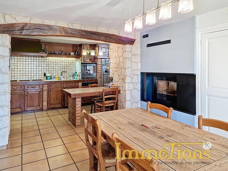 Maison - 184 m² - 8 pièces