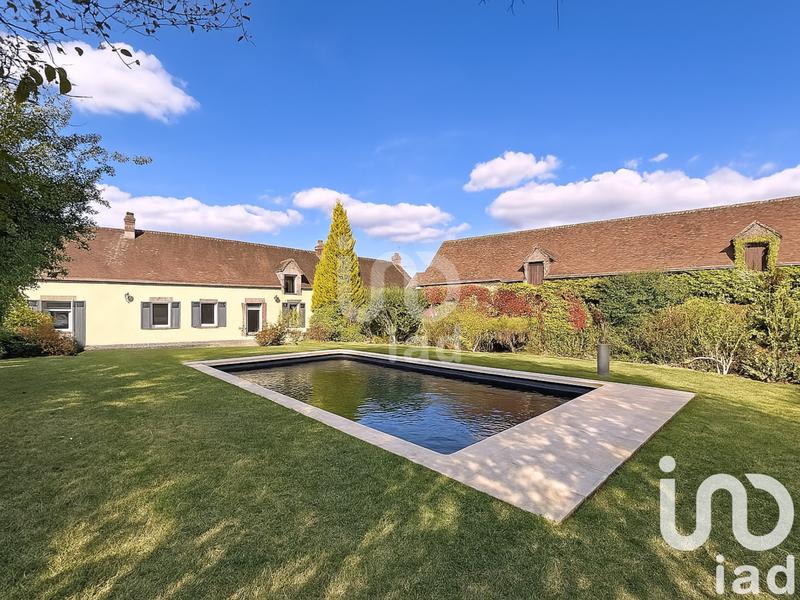 Maison - 243 m² - 8 pièces