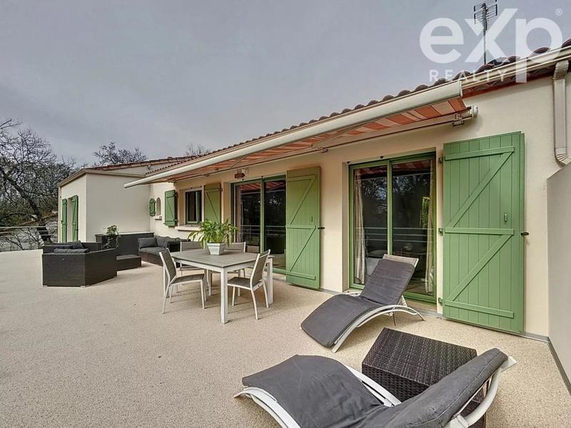 Maison - 177 m² - 6 pièces