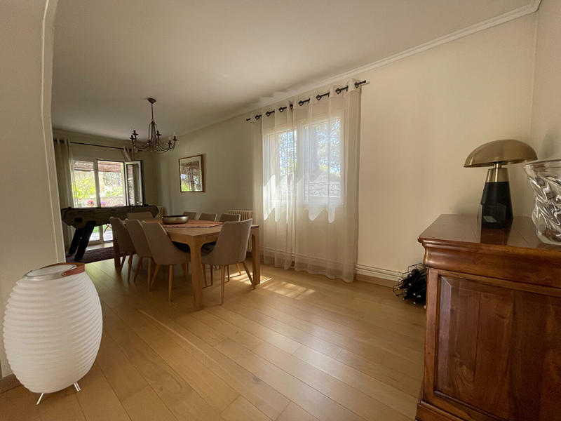 Maison - 250 m² - 7 pièces