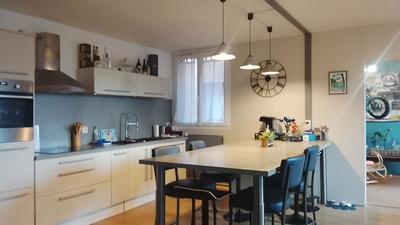 Appartement - 100 m² - 4 pièces