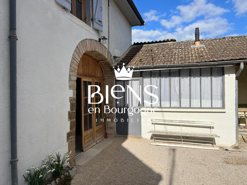 Maison ancienne - 225 m² - 8 pièces