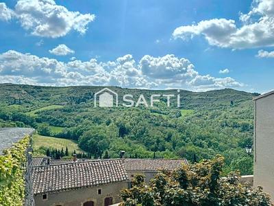 Maison - 207 m² - 7 pièces