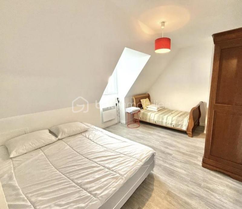 Demeure - 106 m² - 5 pièces