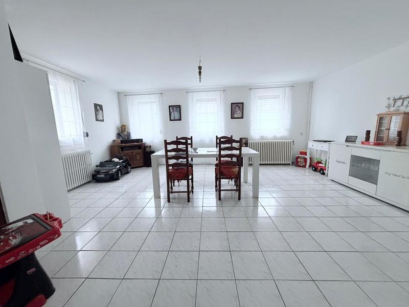 Maison - 216 m² - 4 pièces