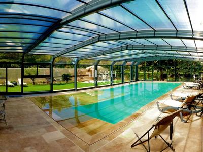 Maison - 480 m² - 8 pièces