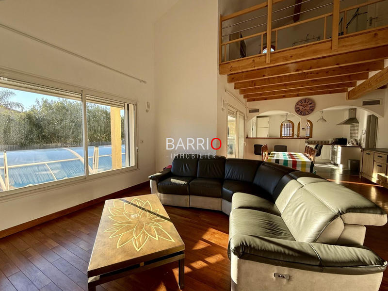 Maison traditionnelle - 181 m² - 6 pièces