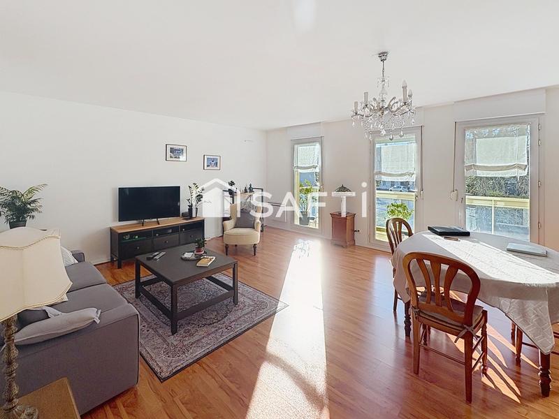 Appartement - 100 m² - 4 pièces